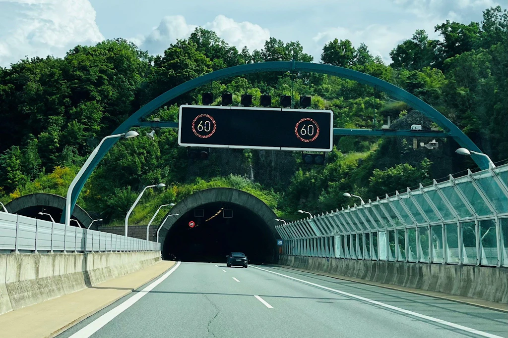 Im ganzen letzten Jahr galt Tempo 60 im Tunnel Dölzschen, weil das Notbeleuchtungs-Back-up nicht funktionierte.