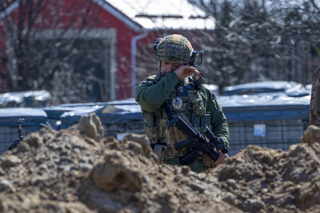 Die ukrainischen Streitkräfte kämpfen zunehmend mit akutem Personalmangel – mehr als 300.000 Verfahren wegen unerlaubter Abwesenheit sind derzeit offen.