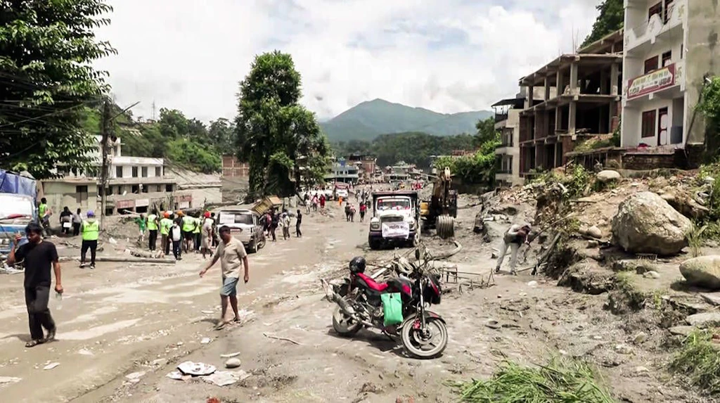 Nepal-Sturzflut: Zwei Arbeiter nach neun Tagen lebend aus Tunnel gerettet