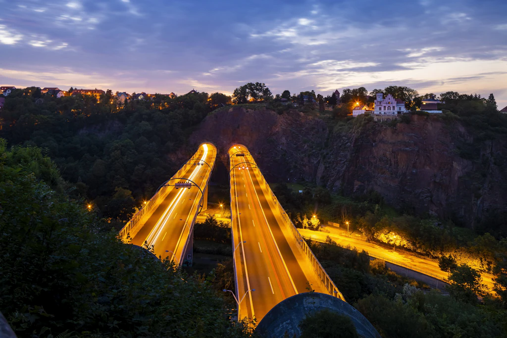 Der Coschützer Tunnel auf der A17 ist ab Montagnacht in beide Fahrtrichtungen gesperrt.  