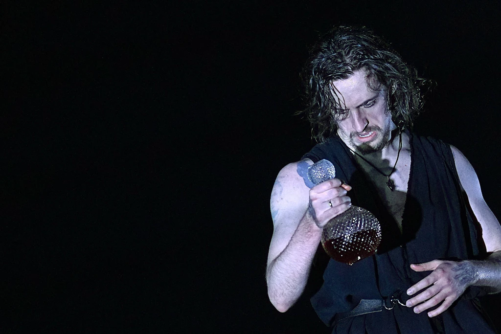 10.02.2024 Sergei Polunin als Grigori Rasputin tanzt das von Yuka Oishi choreografierte Ballett Rasputin in der Crocus City Hall in Krasnogorsk bei Moskau, Russland.