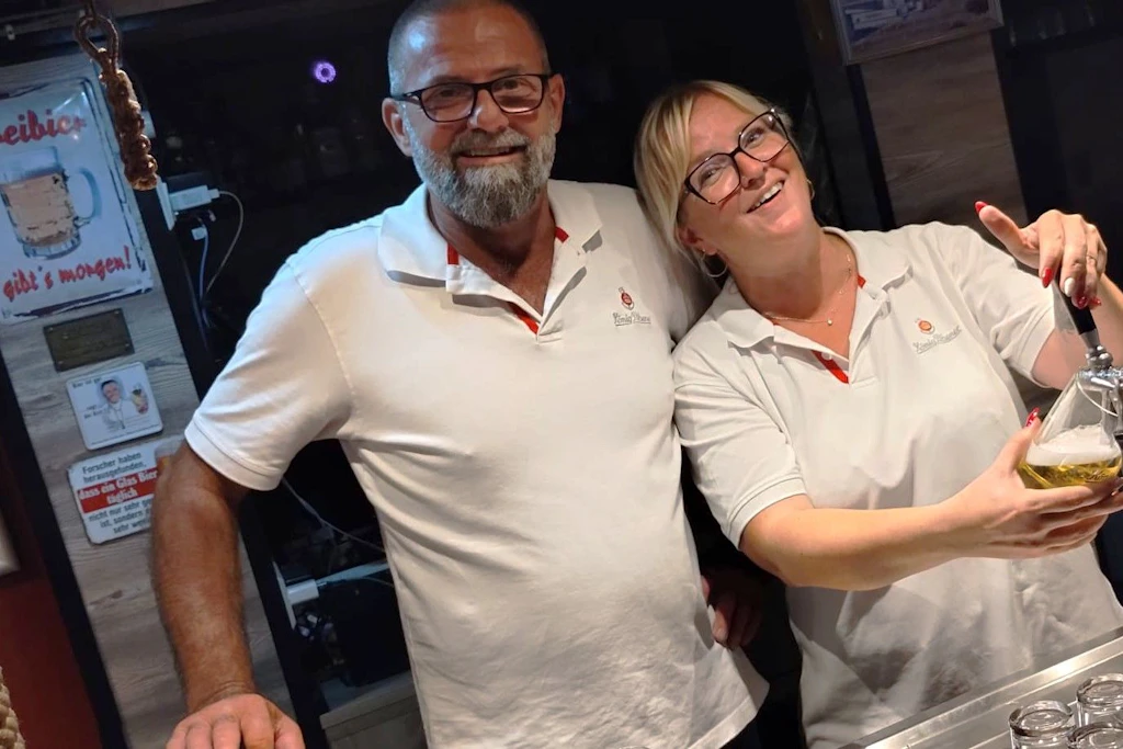 Sven und Melanie Sand sind seit fast zehn Jahren die Wirtsleute auf der „Granitz“, die für Einheimische und Skipper zum zweiten Wohnzimmer wurde.