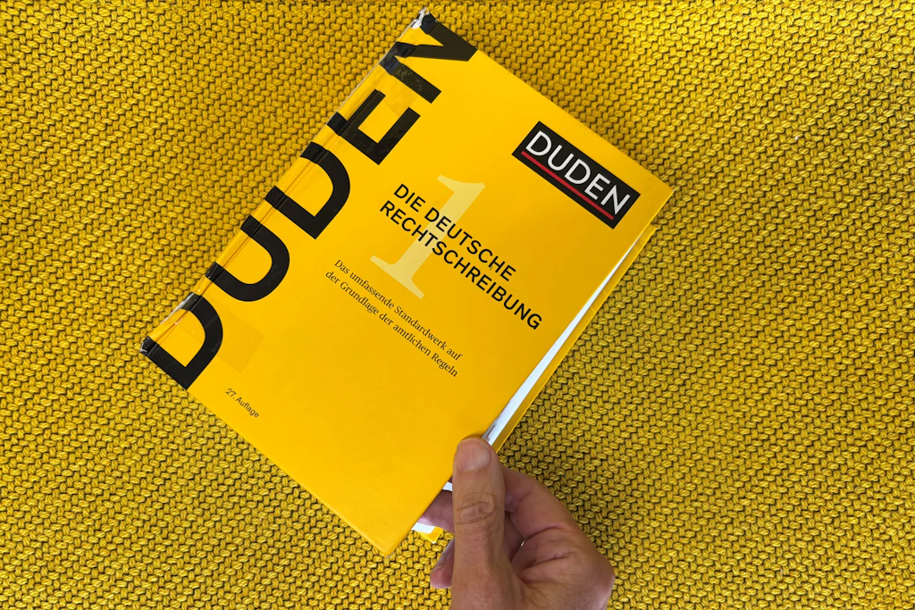 Ein Duden von 2017: Die Bedeutung, um die gestritten wurde, stand schon damals drin.