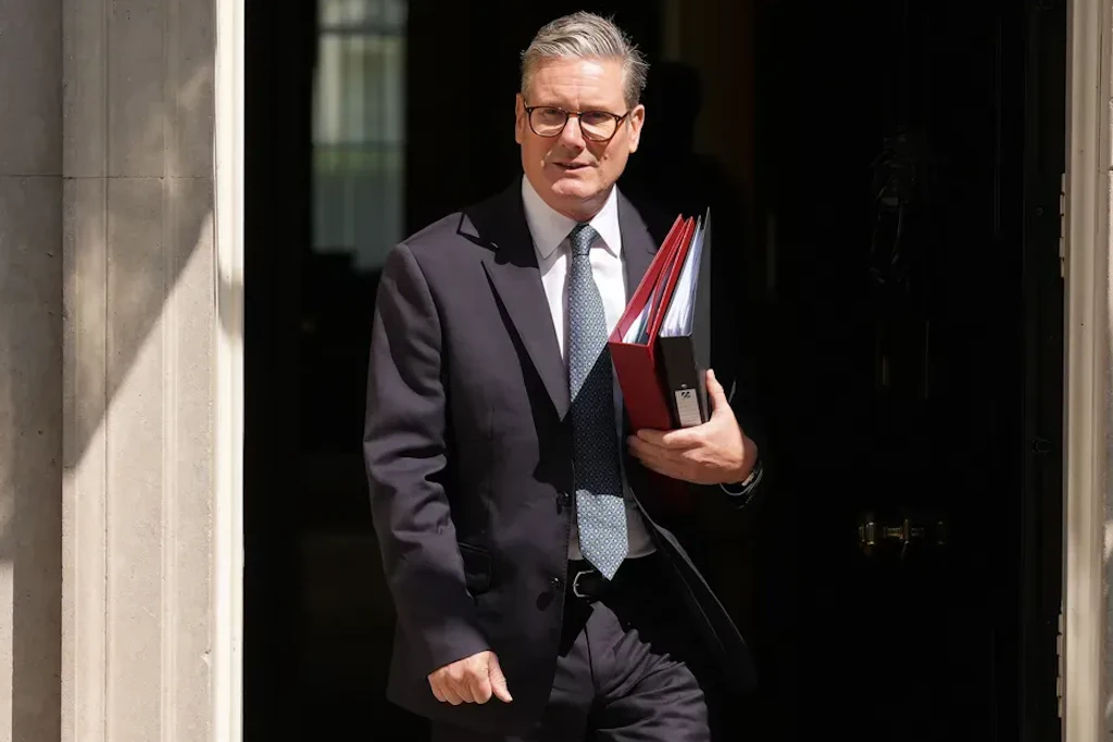 Der frühere britische Premierminister Keir Starmer vor seinem damaligen Amtssitz in der Downing Street