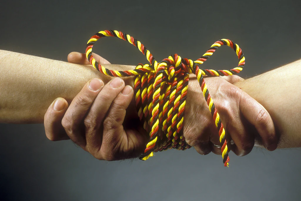 Ost und West: Hand in Hand oder doch gegeneinander?