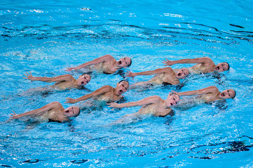Die russischen Synchronschwimmerinnen waren bei der Europameisterschaft in Paris noch ohne nationale Symbole angetreten.