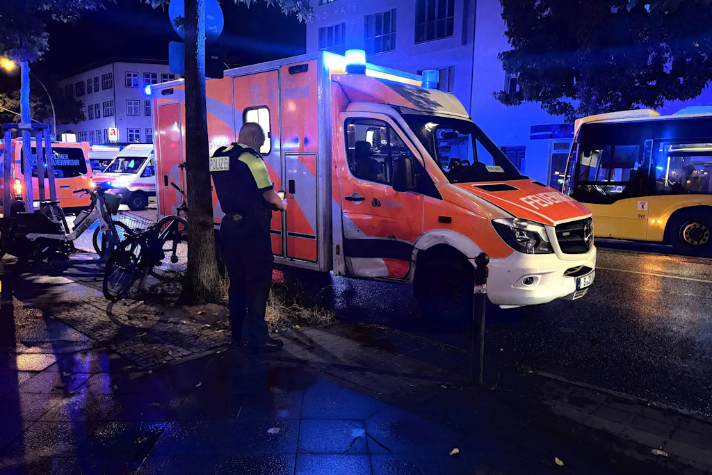 Am Montagabend kam es zu einem Unfall mit einem Rettungswagen in Treptow-Köpenick.
