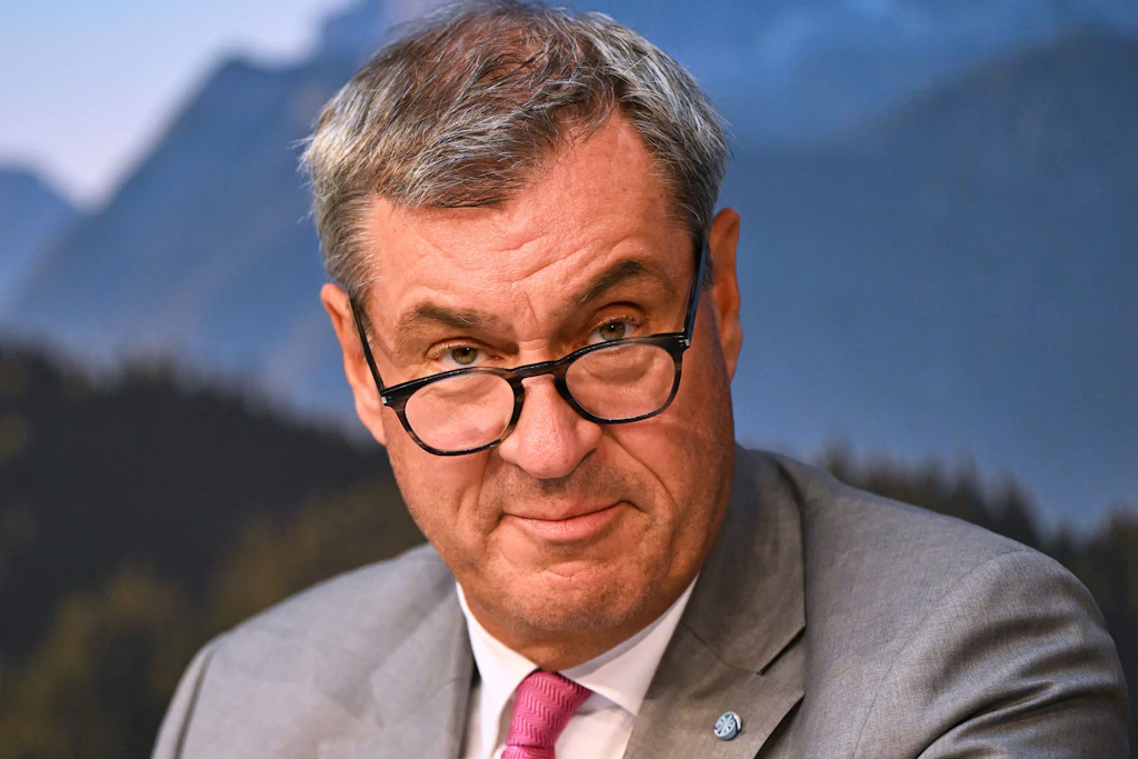 Markus Söder (CSU) erklärt die Brandmauer bei „Maischberger“ für gescheitert.