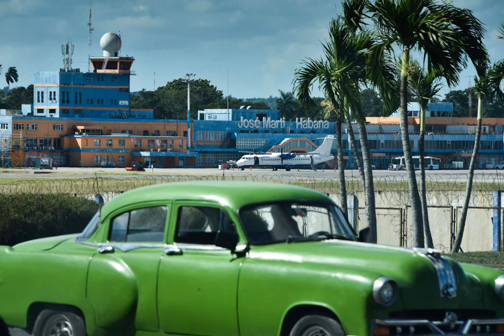 Am internationalen Flughafen José Martí in Havanna werden trotz der Treibstoffknappheit weiterhin internationale Flüge abgefertigt.