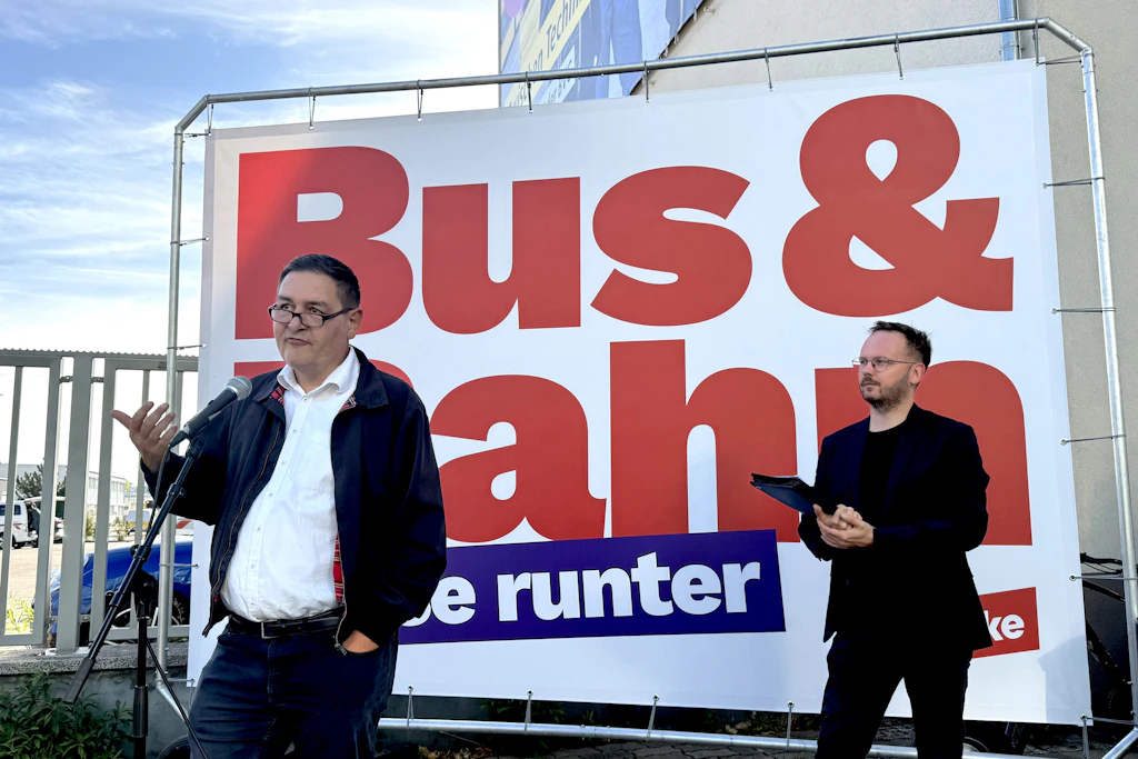 Normalerweise hinter dem Steuer: Spiegel spricht als Linke-Politiker.