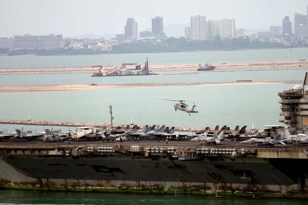 Fünf Jahre Haft für eine E-Zigarette: Was 5000 US-Matrosen in Pattaya droht