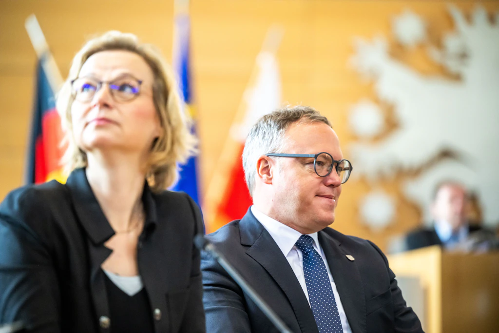 Katja Wolf, stellvertretende Ministerpräsidentin von Thüringen, und Mario Voigt, Ministerpräsident des Landes.