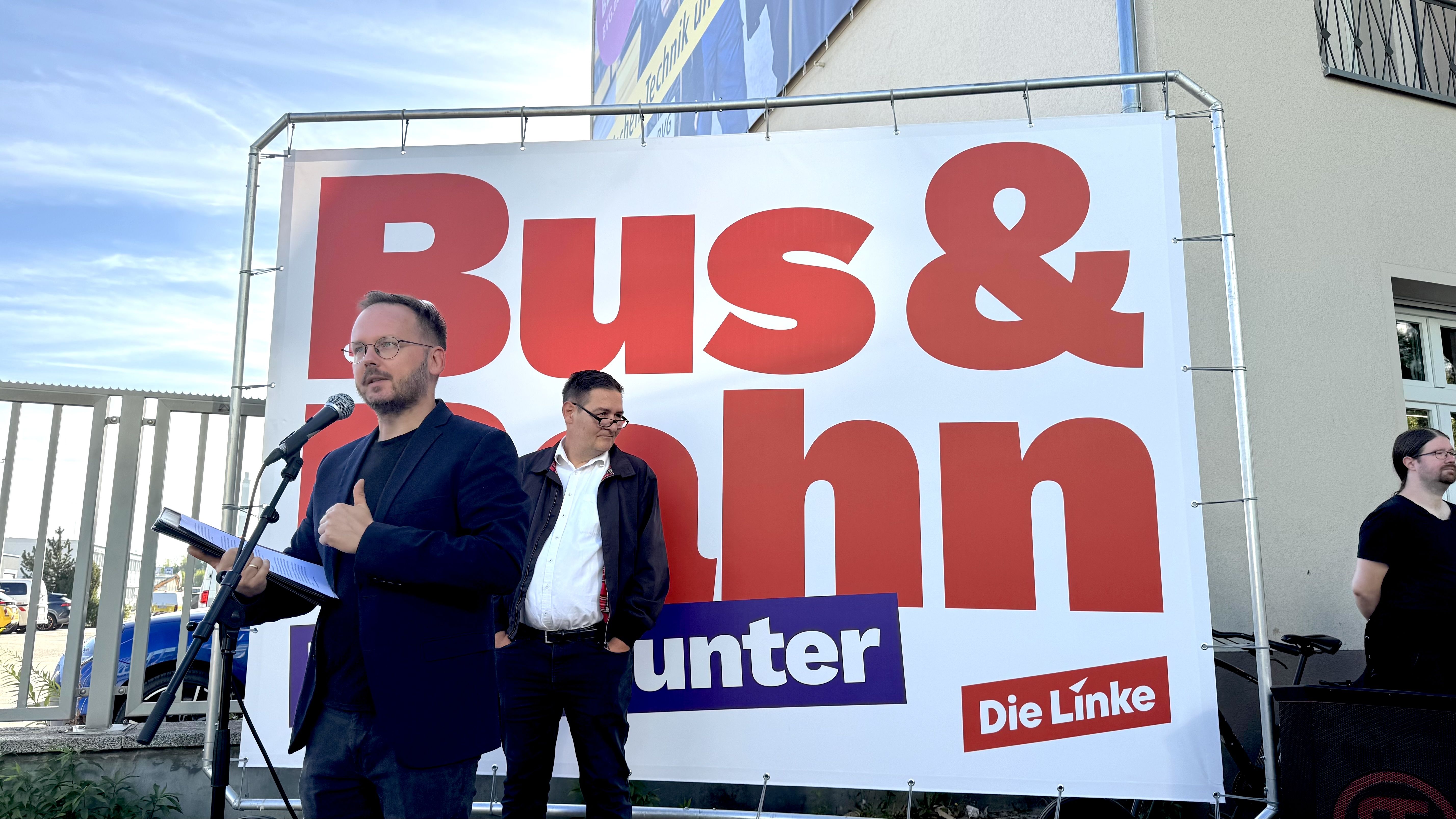„Wir machen keine Versprechungen, die wir nicht halten können“: Mit der Linken auf BVG-Tour