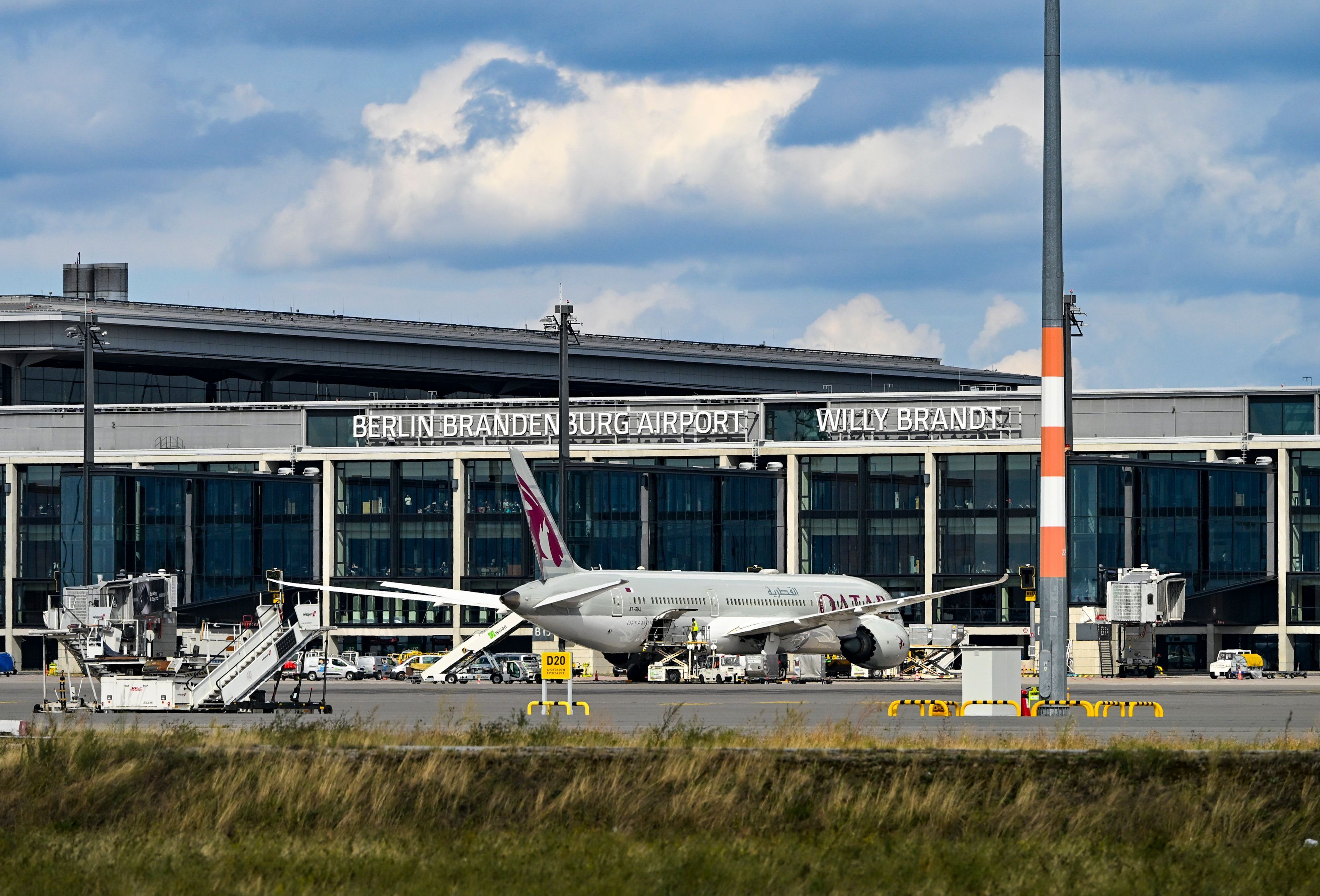 Entwarnung am BER nach Gefahrgut-Alarm in Terminal 1