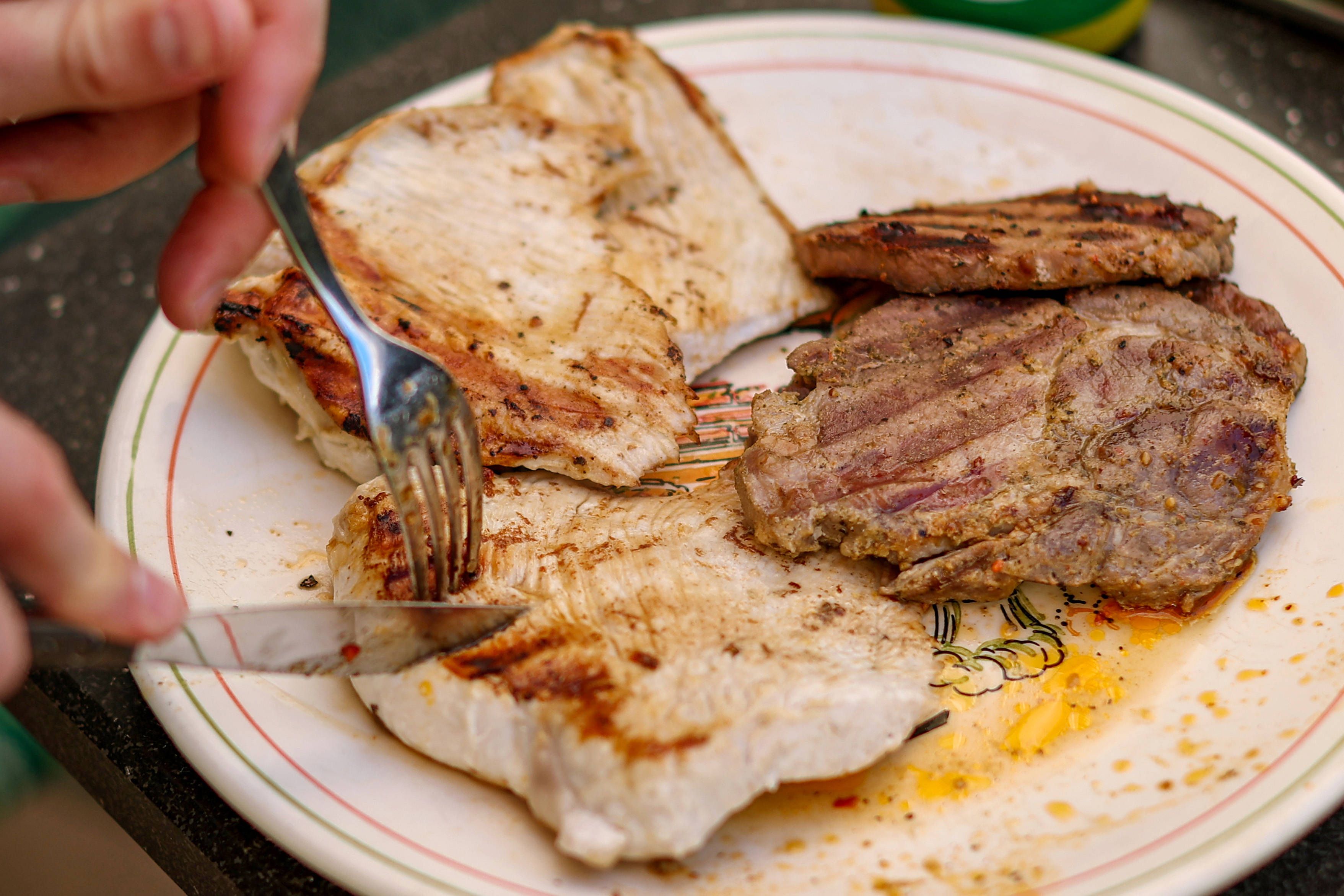 In diesem Restaurant müssen Gäste für das übrig gebliebene Fleisch zahlen