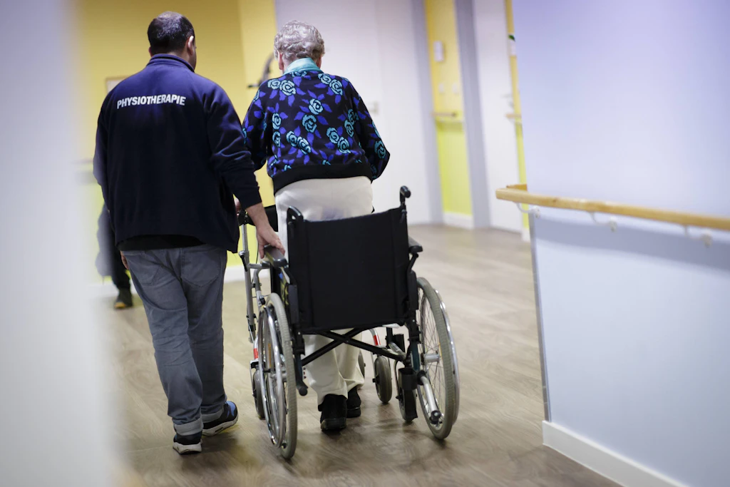 In einem Dessauer Pflegeheim soll für eine demenzkranke 95-Jährige per Brief gewählt worden sein. (Symbolbild)