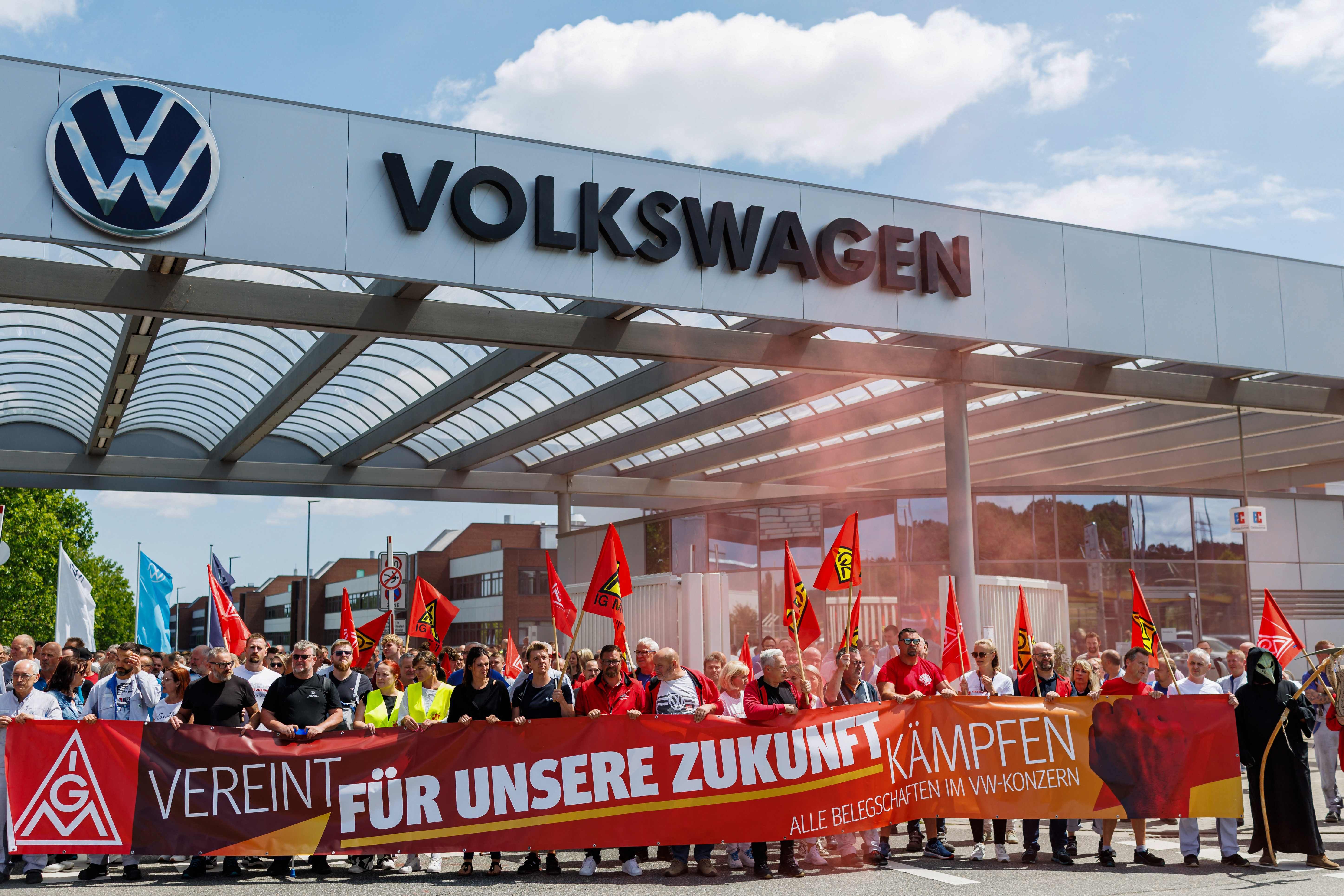 AutoUnion Sachsen: IG Metall lehnt längere Arbeitszeiten und Lohnkürzungen im VW-Werk Zwickau ab