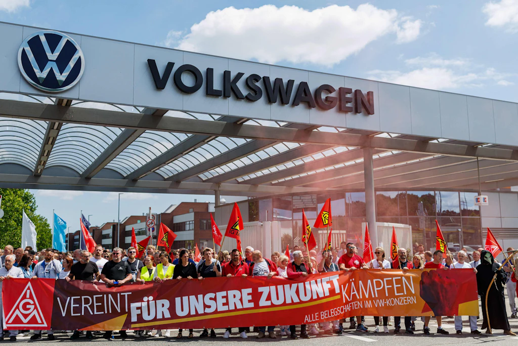 AutoUnion Sachsen: IG Metall lehnt längere Arbeitszeiten und Lohnkürzungen im VW-Werk Zwickau ab