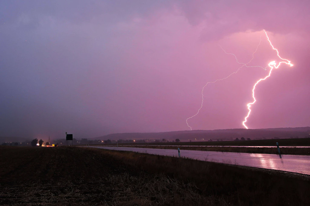 Heute Nacht kippt das Wetter: Böen bis 100 km/h und bis zu 50 Liter Regen
