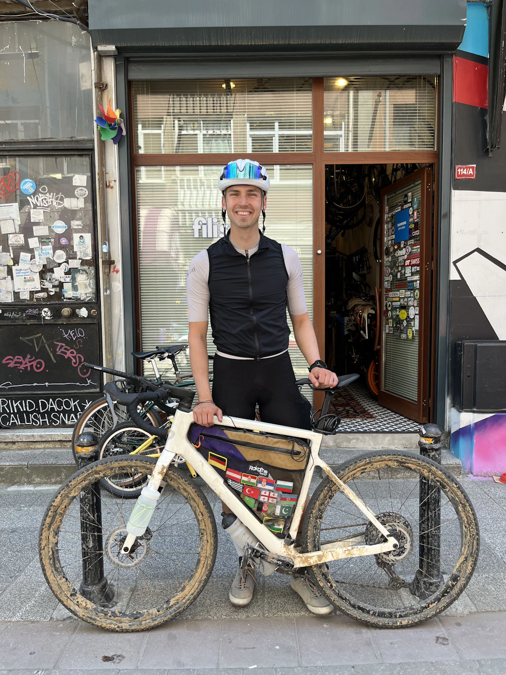 John Müllers Fahrrad wurde von einem Laden in Berlin für die Tour bereitgestellt. Bis auf einen platten Reifen überstand es die Reise unbeschadet.