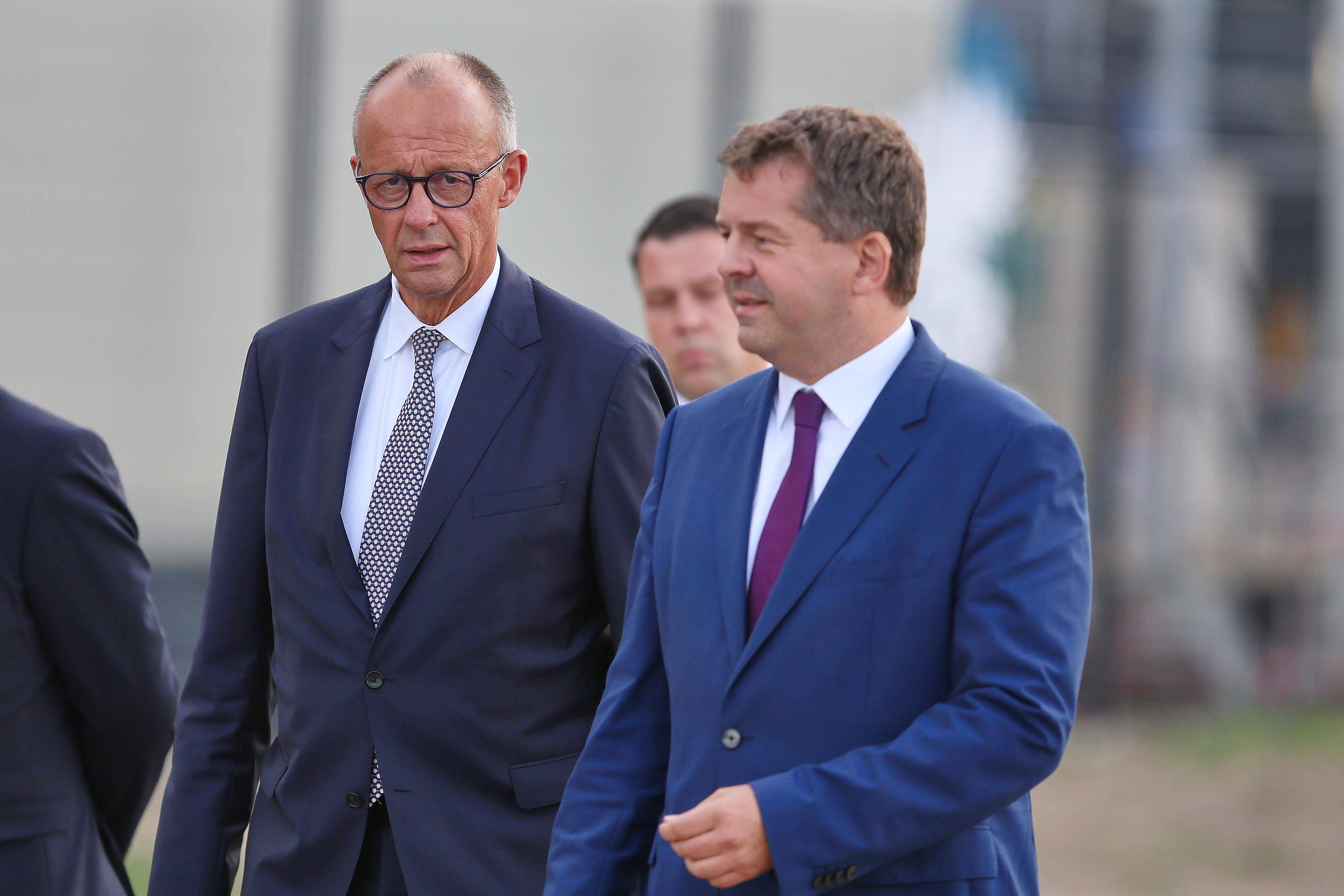 Merz nach Sommerpause angeschlagen – Regierungssprecher dementiert Gesundheitsgerüchte