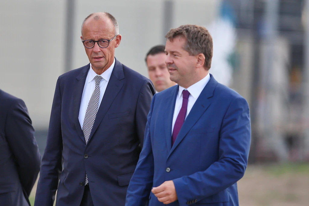 Merz nach Sommerpause angeschlagen – Regierungssprecher dementiert Gesundheitsgerüchte