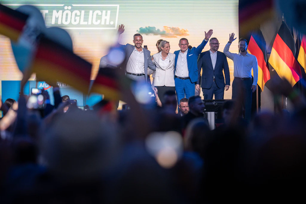 Mit knapp 44 Prozent hat die AfD in Sachsen-Anhalt ihr bisher höchstes Ergebnis eingefahren.