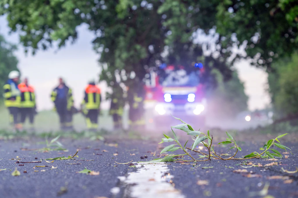 Unwetter in Brandenburg: Eine Frau stirbt – Bahnstrecken bei Cottbus wieder frei