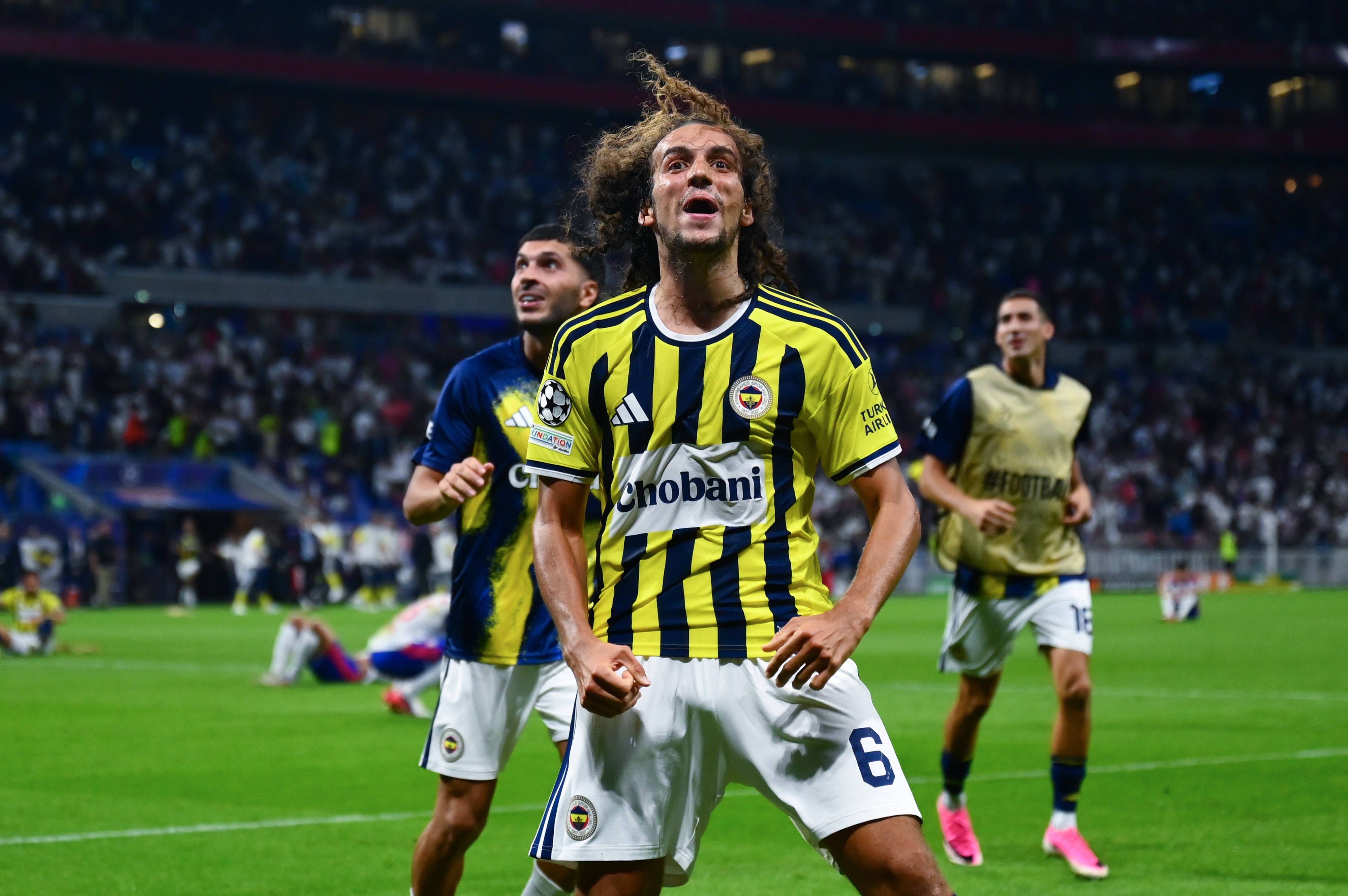 Stinkefinger-Skandal! Ex-Herthaner Guendouzi für Champions League gesperrt