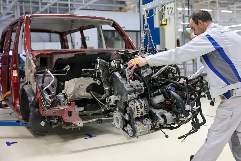 Fahrzeugbau bei VW: Die deutsche Industrie verlor laut Ifo-Institut seit 2019 fast eine halbe Million Arbeitsplätze