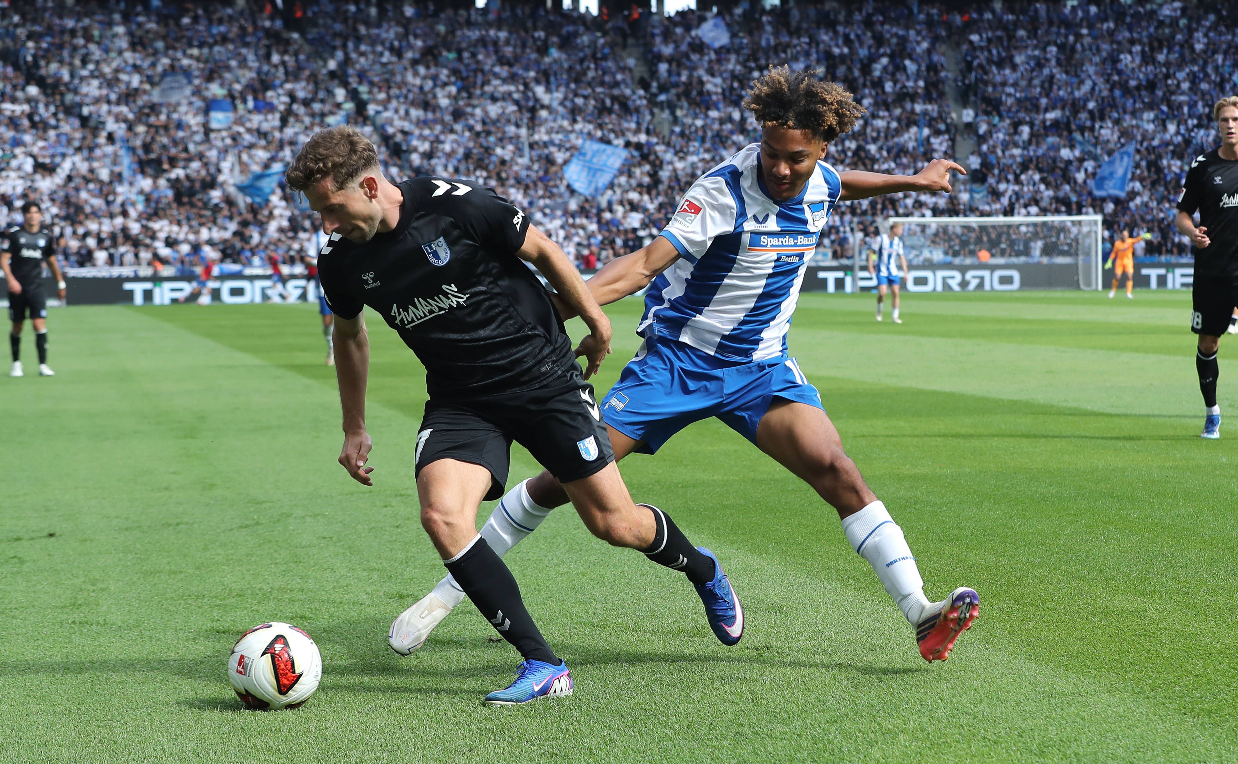 Platzverweis und VAR-Drama: Hertha BSC erkämpft Sieg gegen 1. FC Magdeburg