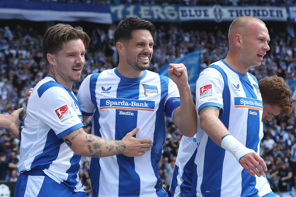 Vier Spiele, vier Siege – Erster Experte sicher: „Hertha steigt auf!“