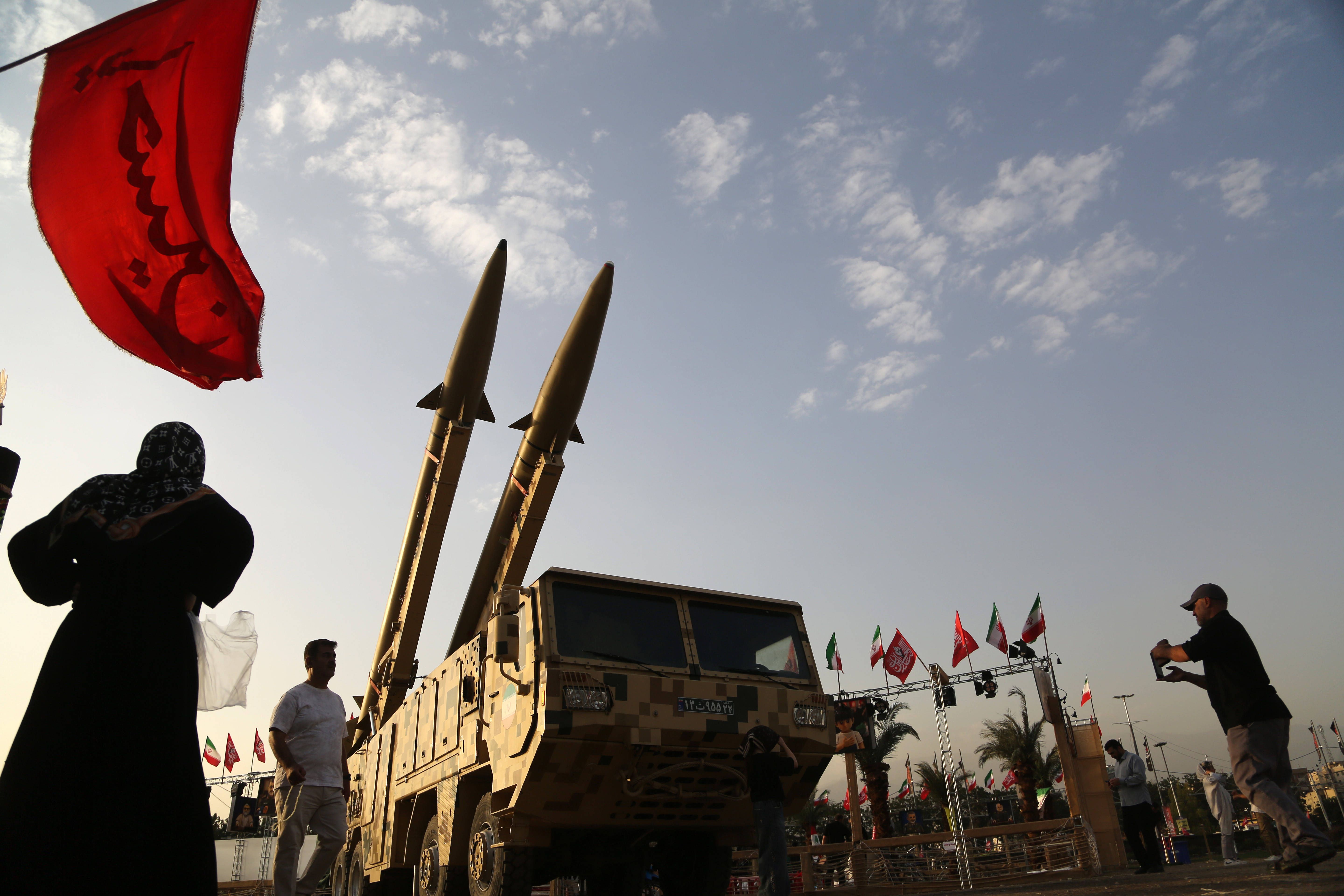 USA und Iran eskalieren den Krieg auf See: Neue Gefechte um Straße von Hormus