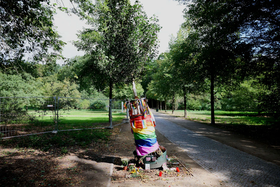 CSD-Gedenkbaum im Tiergarten aus der Erde gerissen, Staatsschutz ermittelt