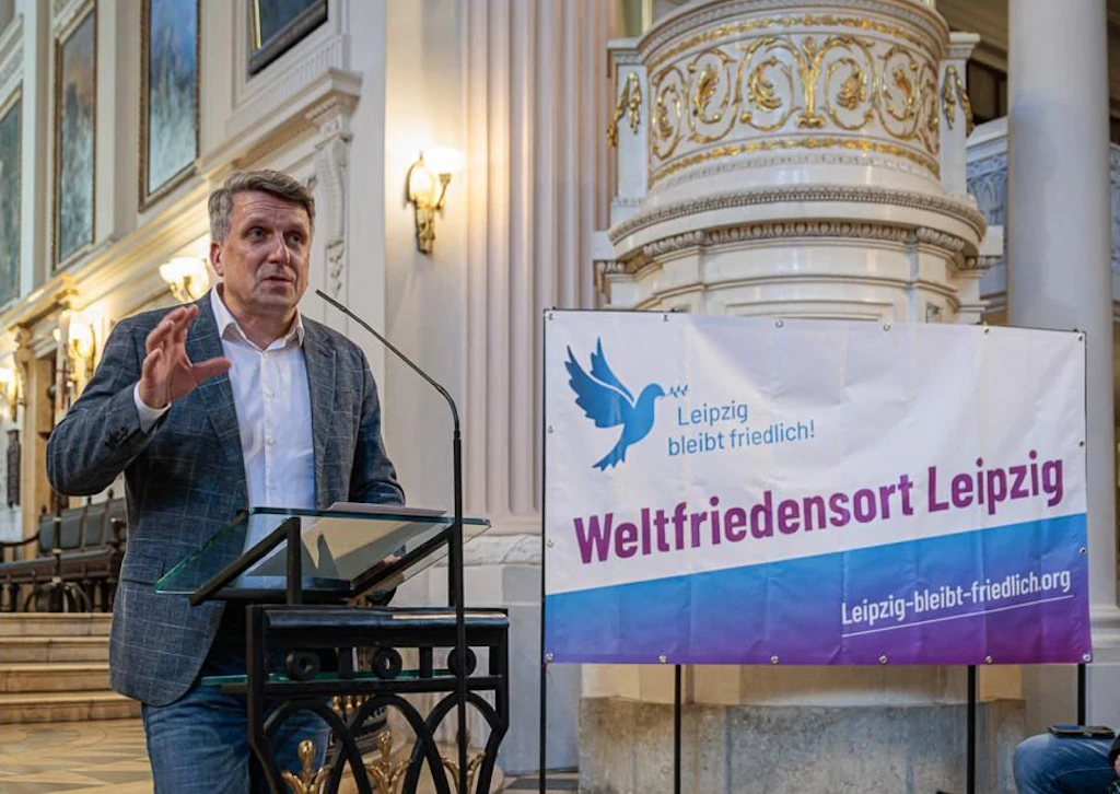 zur person