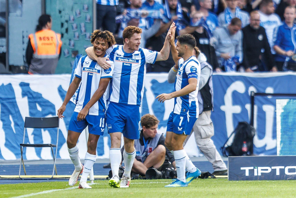 100-Punkte-Traum, Tabellenführung & Kabinen-Magie: Hertha feiert den Traumstart!