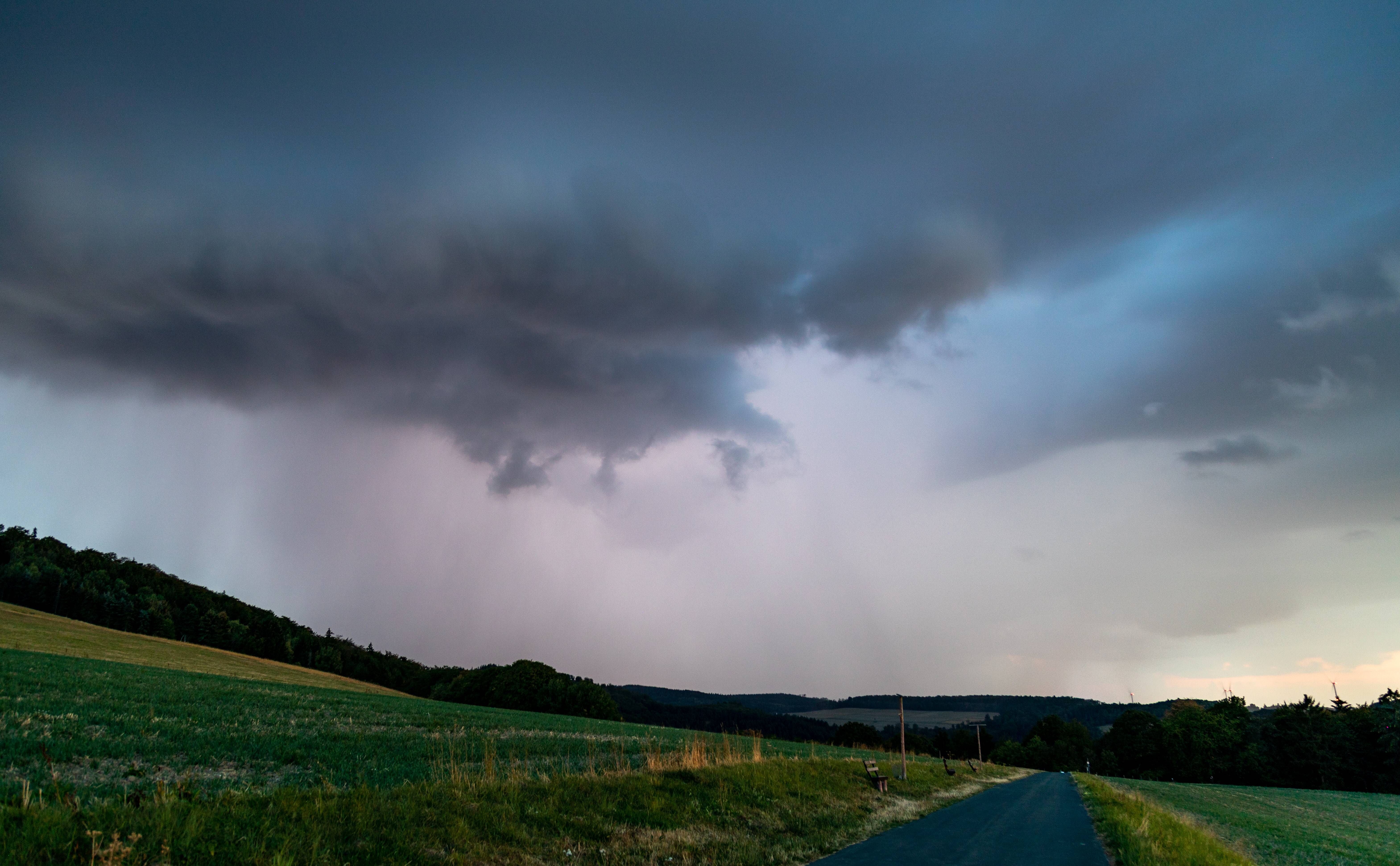 Von 33 auf 17 Grad: Heute Nacht kommt die Kaltfront