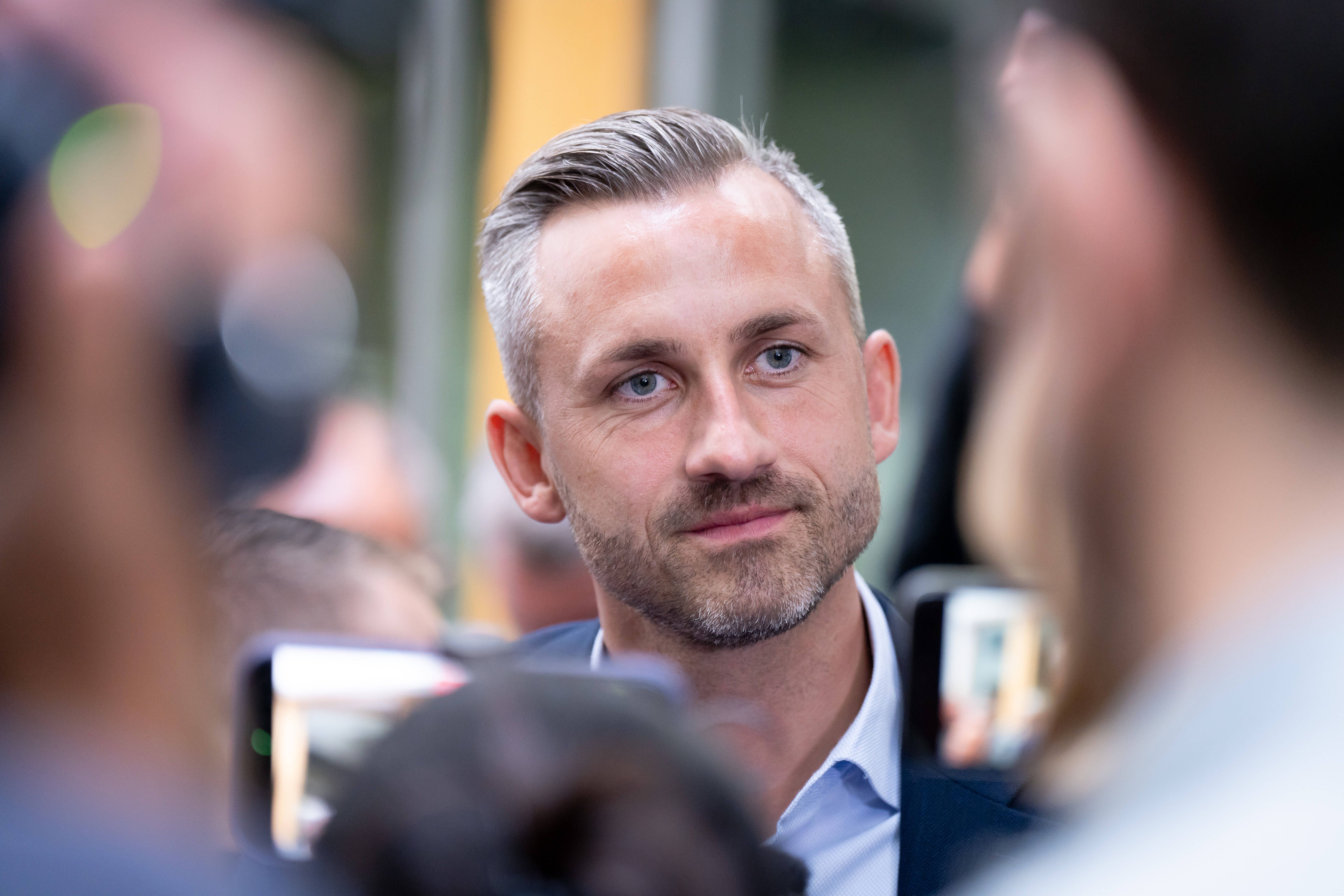 Siegmund zu Aufrüstung: Brauchen für „Remigrationsoffensiven entsprechende Hilfsmittel“