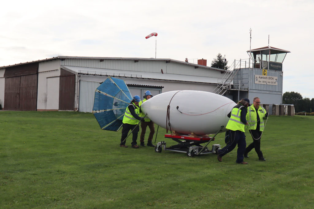 Der "Bird" trägt hochmoderne Messonden in sich - gelagert in verflüssigtem Helium. So kann dieser Zeppelin bis zu tausend Meter unter die Erde schauen.