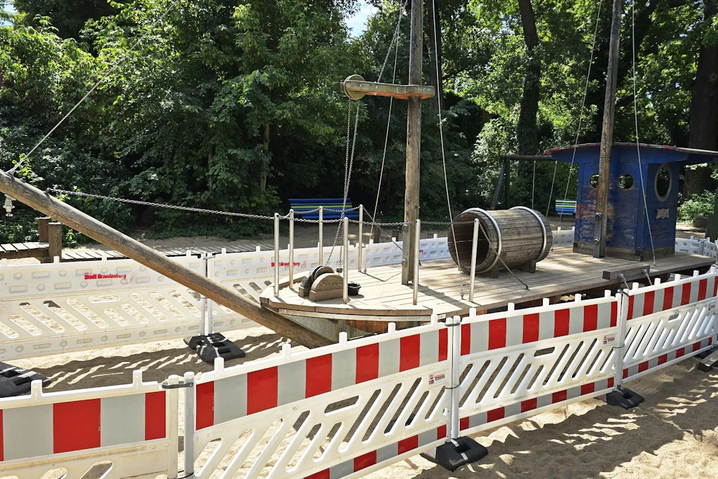 Kaputte Schaukeln, leere Kassen: Brandenburgs Spielplätze bröckeln leise