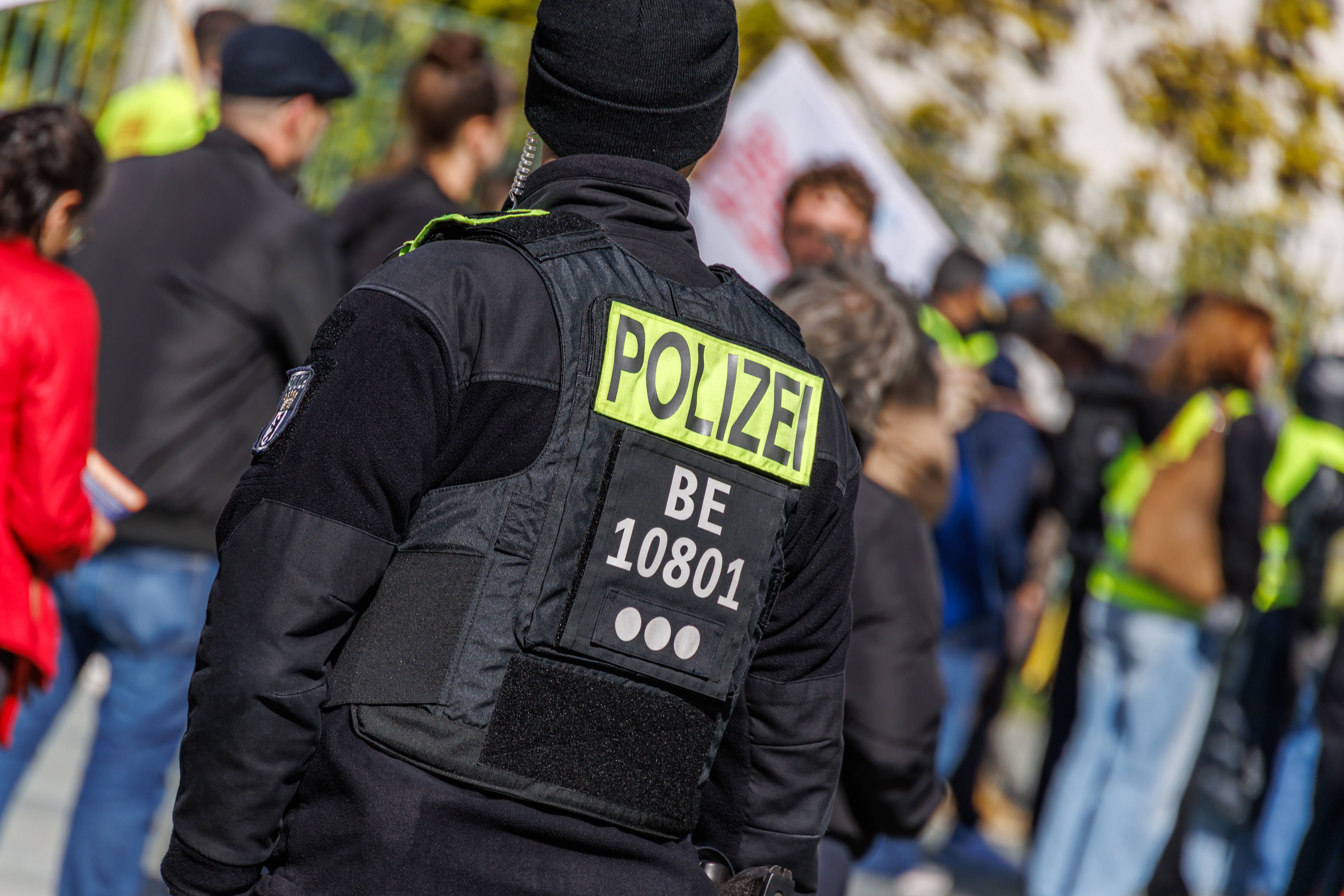 Scheich, Demos! Berlins Polizei schlägt Alarm: „Überbelastung macht uns kaputt“