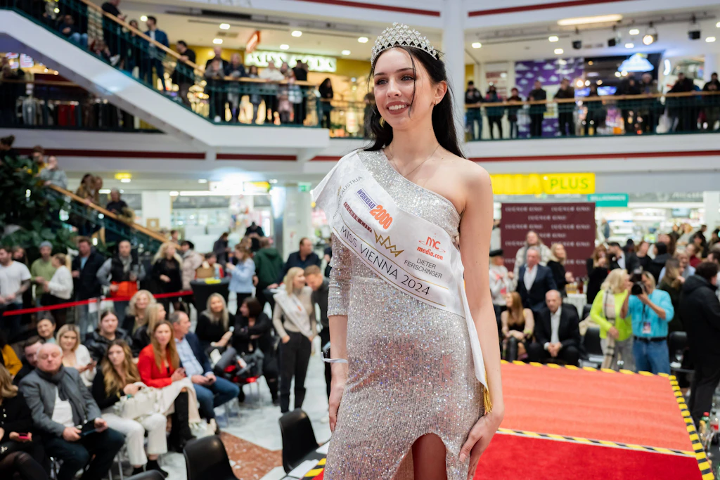 Lucia Sisic als frischgekürte Miss Vienna im Jahr 2024, wenig später wurde sie Miss Austria. Weil es keine weitere Wahl gab, blieb sie im Amt.