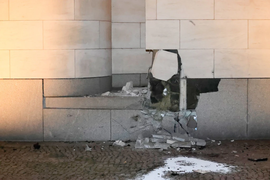 Die Fassade des Museums wurde schwer beschädigt.