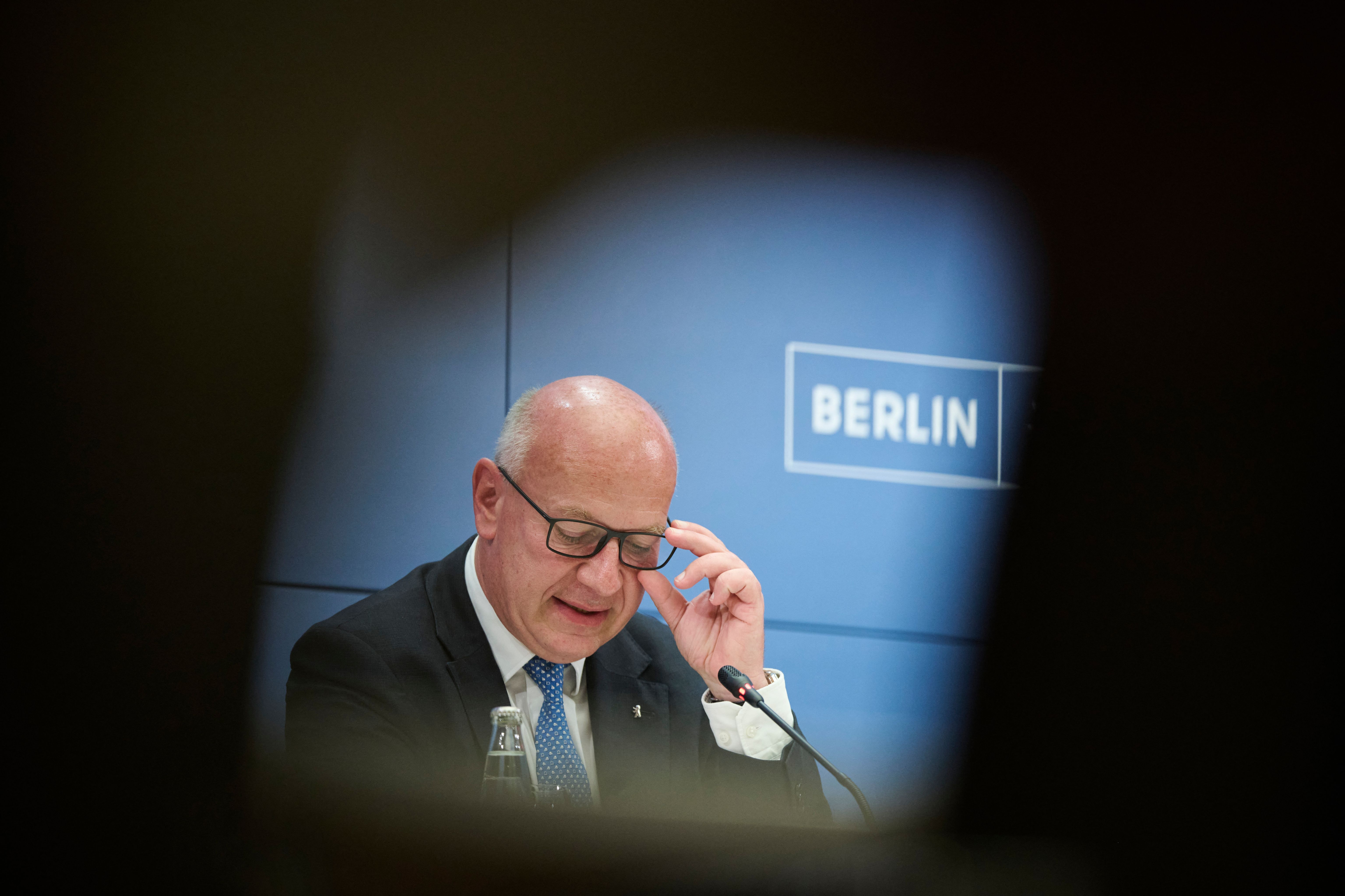 IT-GAU mit Ansage: Trotz Warnungen lässt Berlin seine Bürger weiter ins offene Messer laufen