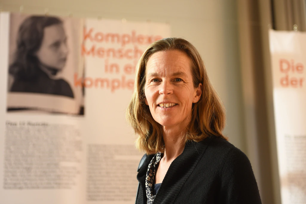 Enkelin Anna Kerckhoff de Sacchi entdeckte ihre Großmutter erst spät. Sie sagt: „Als Mutter war sie zerrissen.“ Deren Entscheidung für die DDR hat sie nicht verstanden.