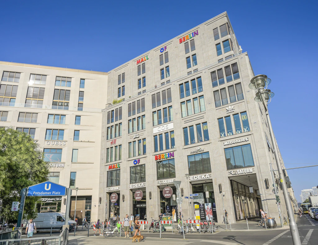 Beliebter Schnäppchenladen und XXL-Supermarkt ziehen in eine der größten Malls Berlins