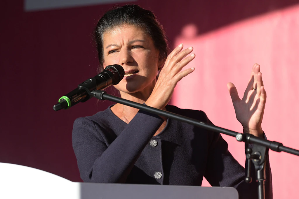 Sahra Wagenknecht: „Was ist das für ein Demokratieverständnis? Von uns zu verlangen, dass wir genau die Politik fortsetzen an der Seite der Altparteien, die diese ganze Misere angerichtet hat.“