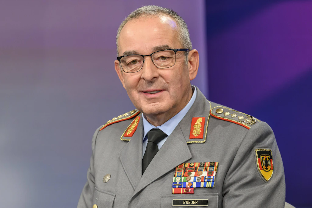 Carsten Breuer, Generalinspekteur der Bundeswehr, bescheinigt Charkiw in der Ukraine jede Menge Resilienz.