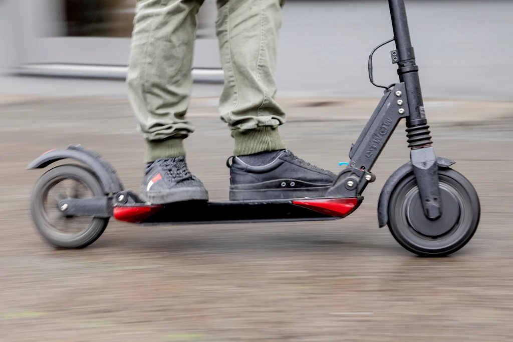 Immer und überall unterwegs: E-Scooter in Berlin.