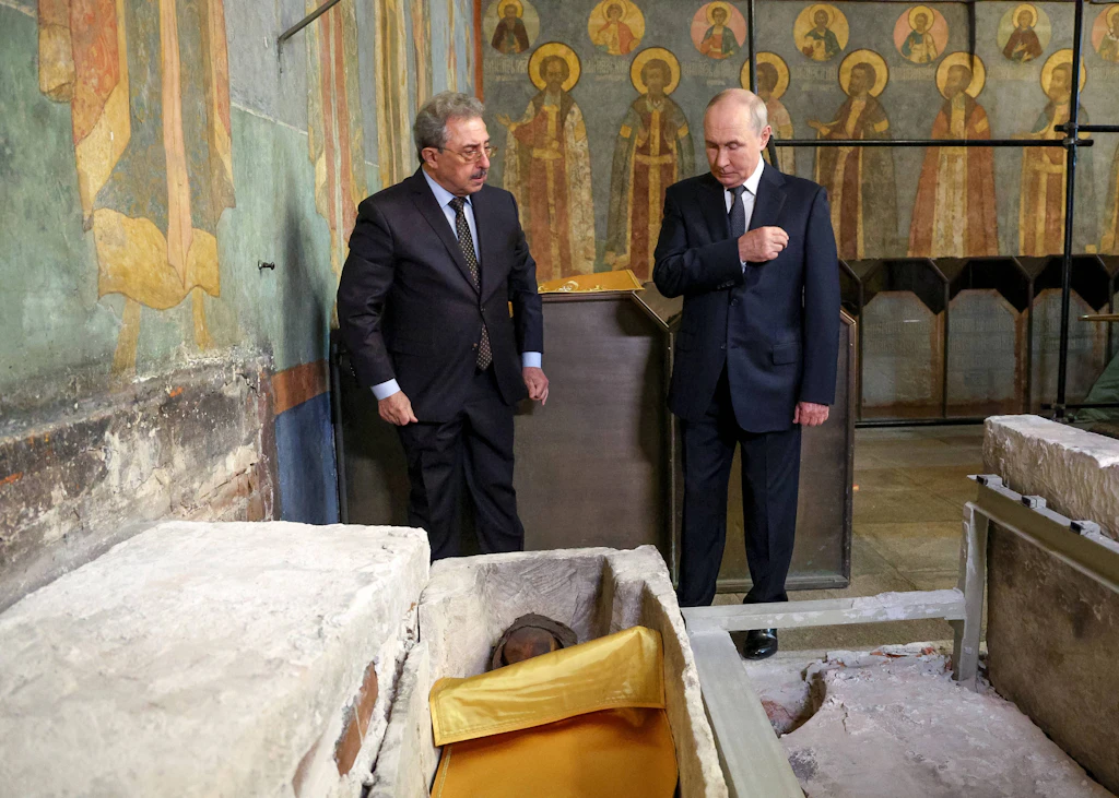 Stärkung der Moral: Russland schickt Knochen aus dem 14. Jahrhundert an die Front